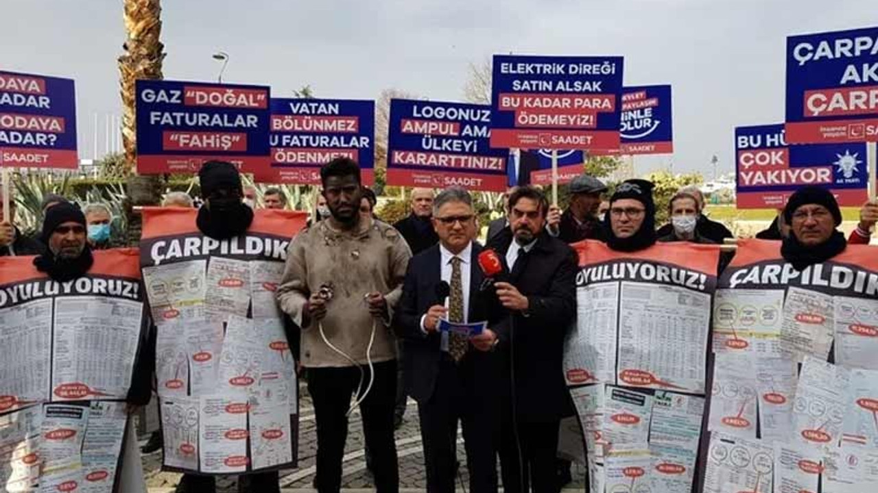 SAADET’ten zam eylemi: AKP zam oldu yağıyor