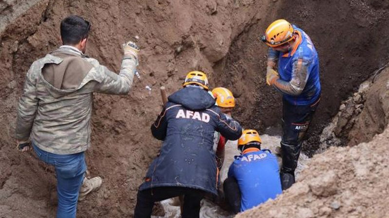 Kayseri'de göçük: Toprak altında kalan işçi kurtarıldı