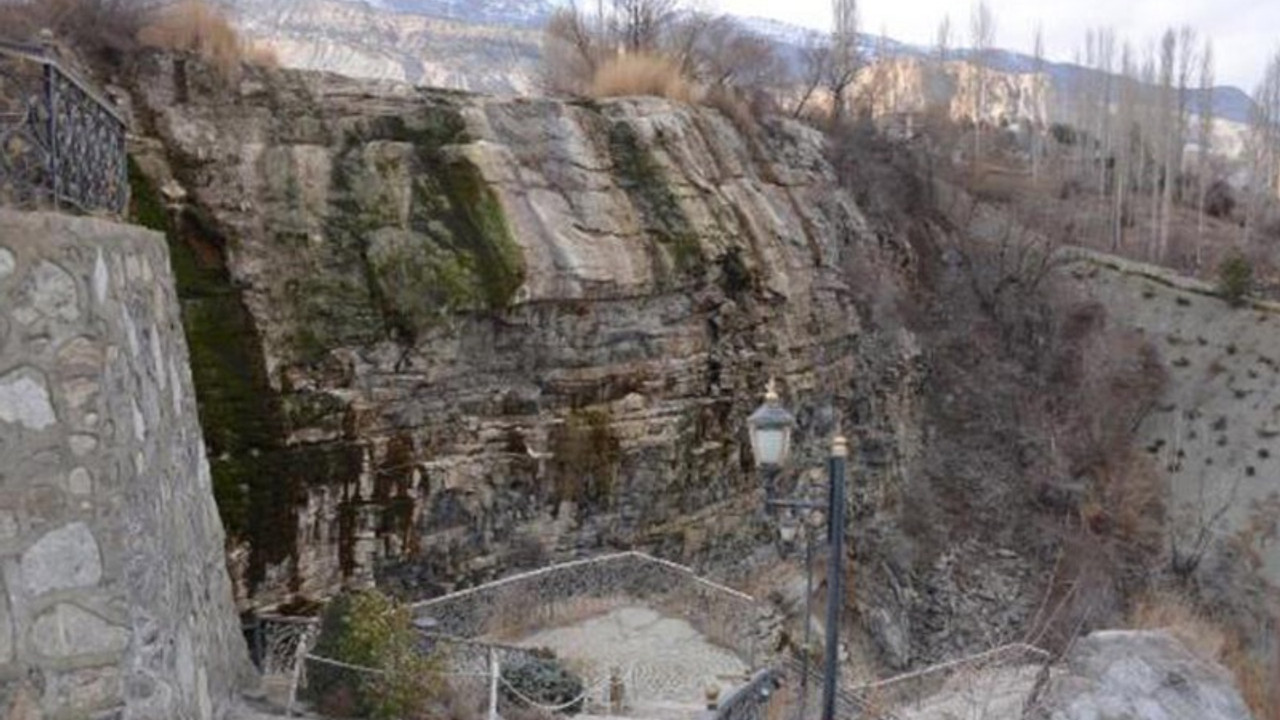 Tortum Şelalesi’nin ‘HES onarımı’ için suyu kesildi