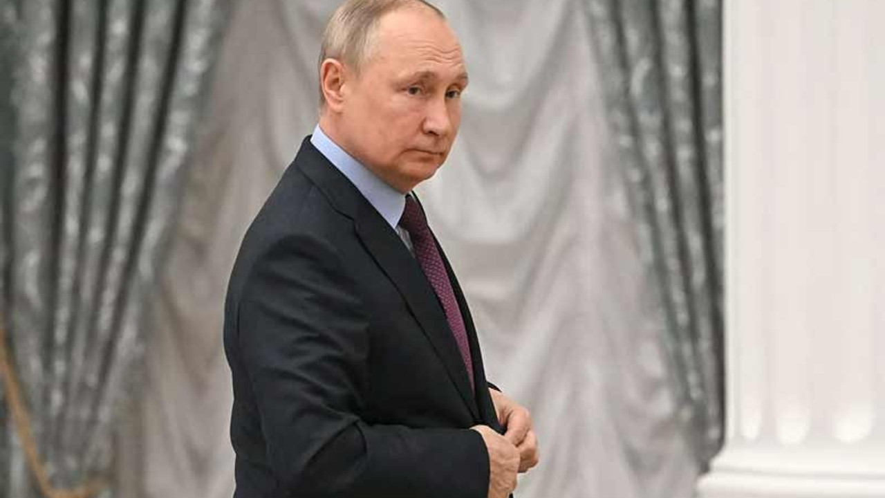 Putin: Donbass cumhuriyetlerini, anayasalarında belirtilen sınırlar içerisinde tanıdık