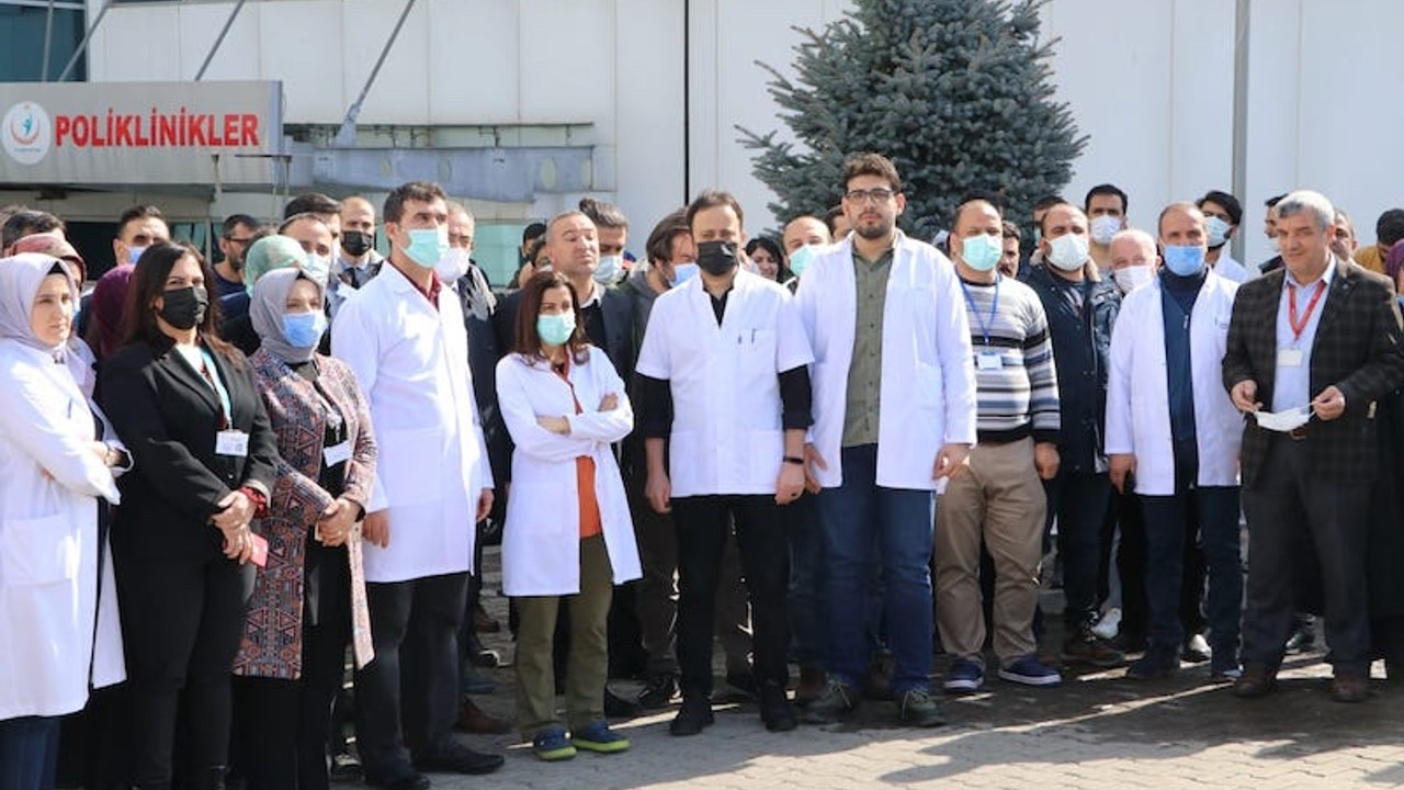 Sağlık çalışanlarına yönelik şiddet sürüyor: Bingöl’de bir doktor iki kişi tarafından darp edildi