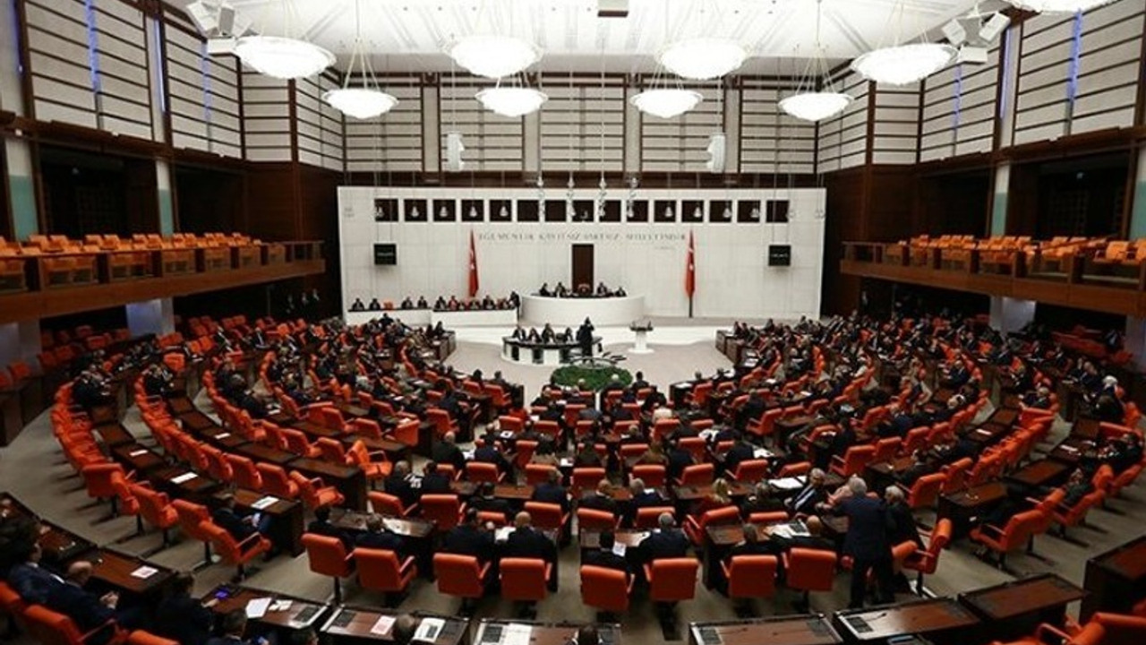 AKP 'nükleer düzenleme' teklifini Meclis'e sundu