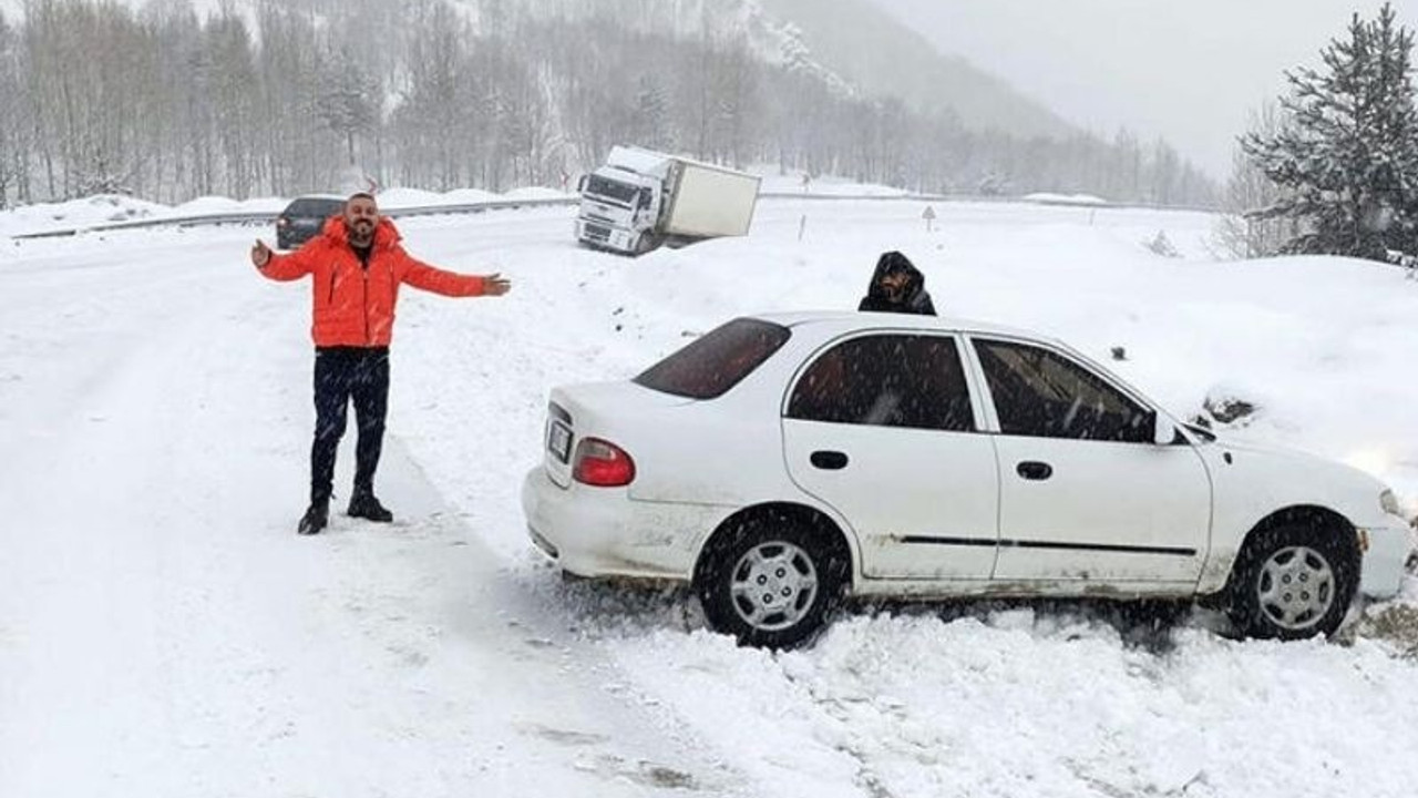 Sivas'ta etkili olan kar ve tipi ulaşımı olumsuz etkiledi