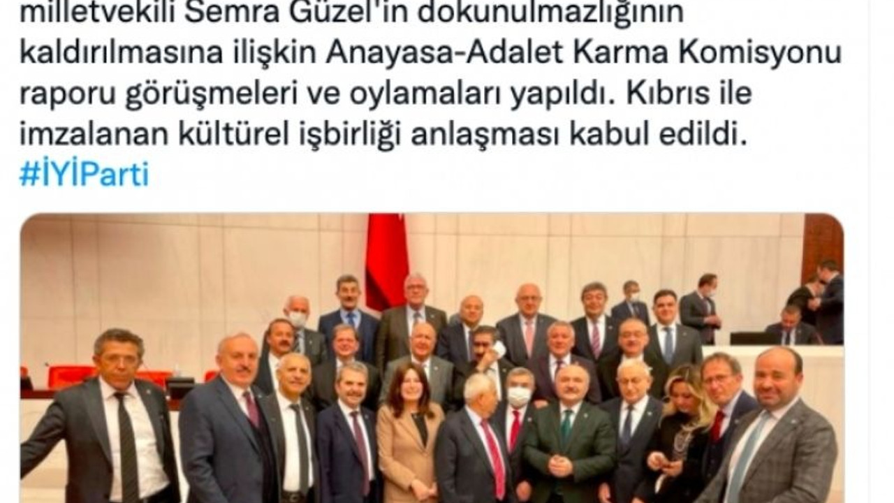 İYİ Parti'li vekillerden kaldırılan dokunulmazlık ardından hatıra fotoğrafı