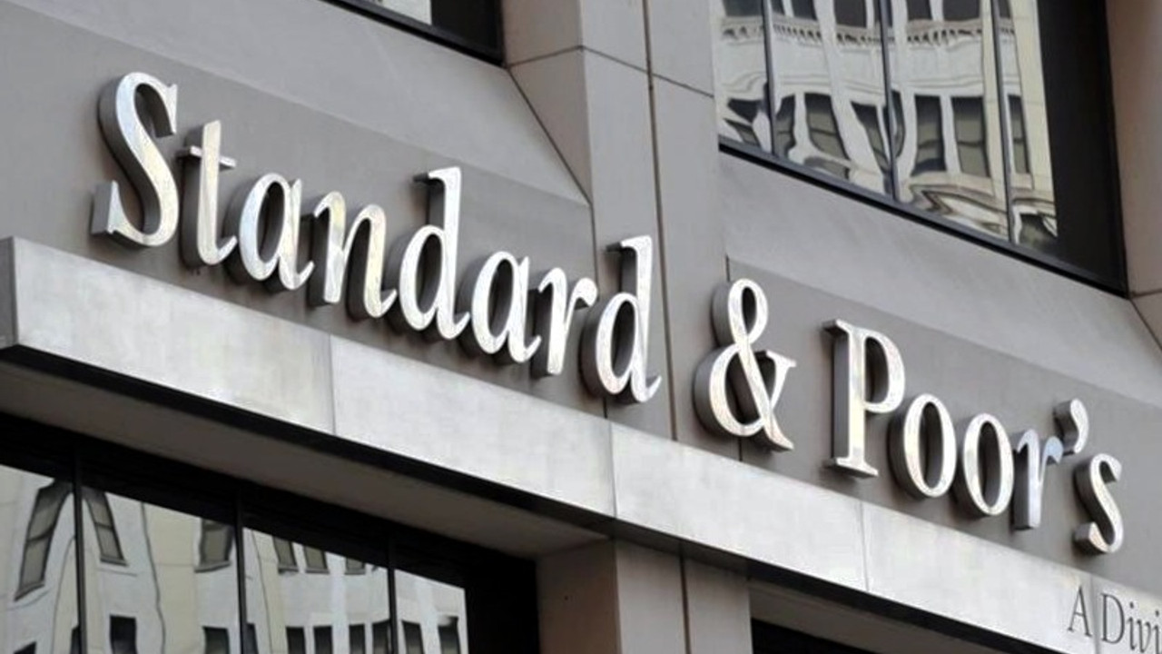 S&P, Rusya’nın notunu düşürdü