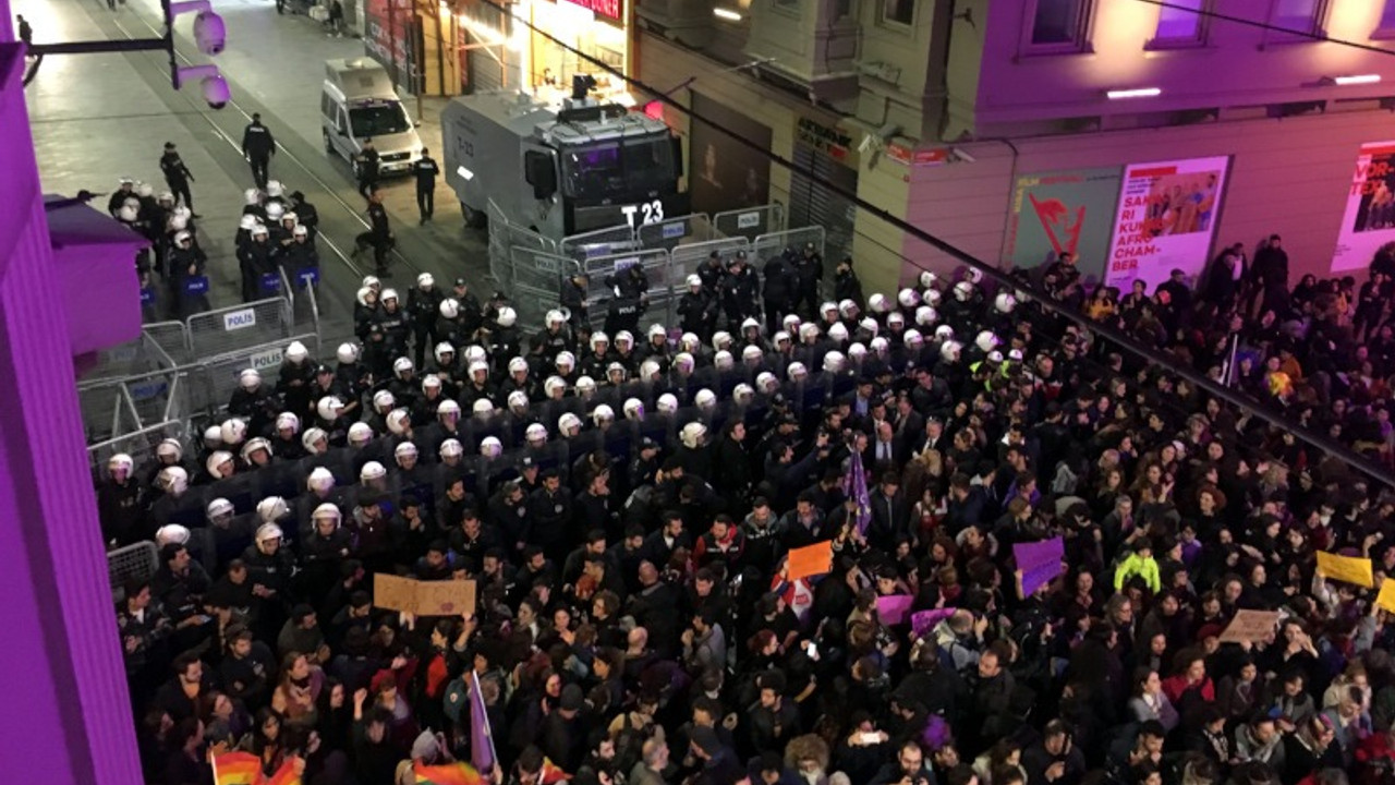 Af Örgütü: Türkiye'de Feminist Gece Yürüyüşü 'yasaklama, darp ve polis şiddeti' olmadan yapılabilmeli