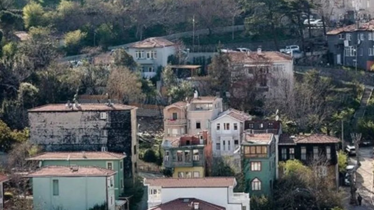 Altun'un evinin fotoğraflanması davası: Heyet değişti, savcı beraat istedi