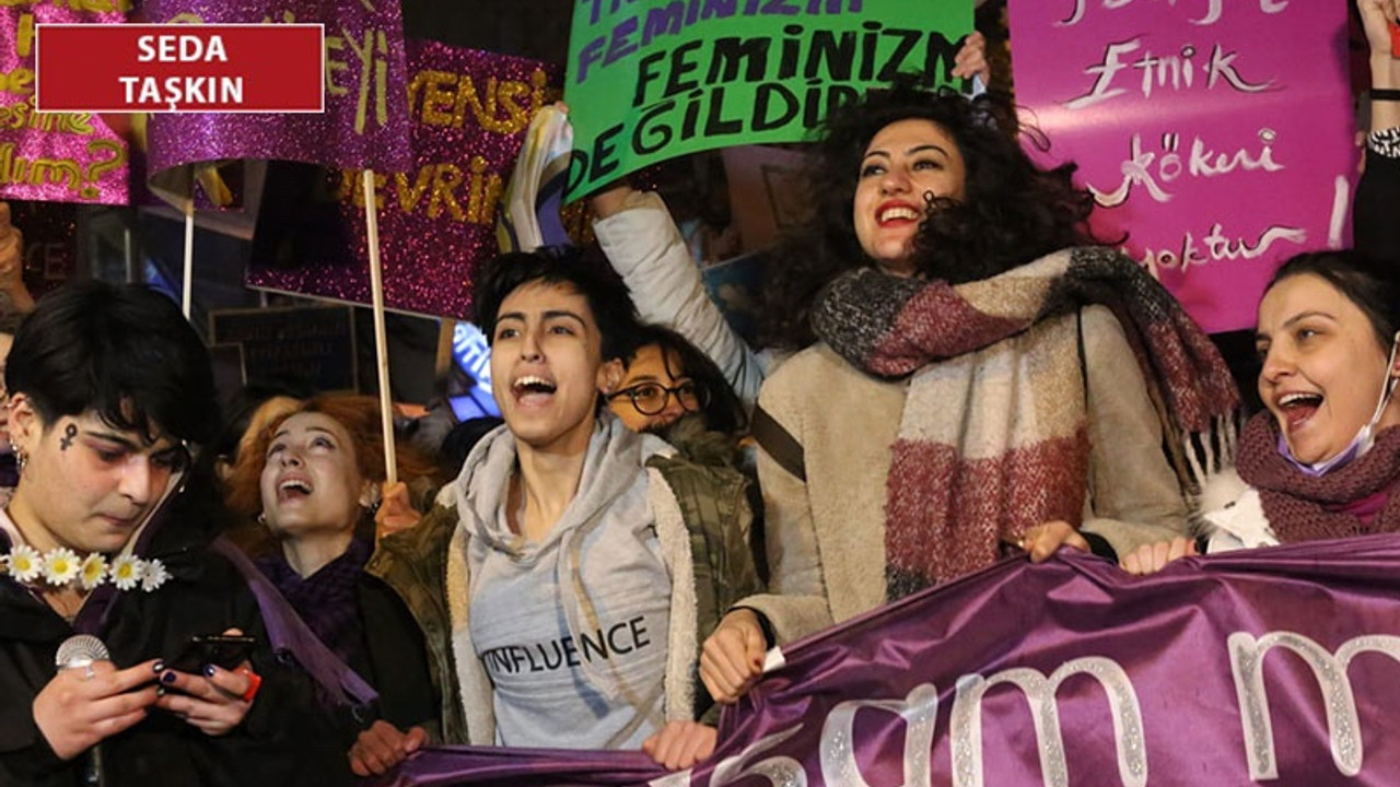 Ankara'da yüzlerce kadın Sakarya Caddesi'nde bir araya geldi