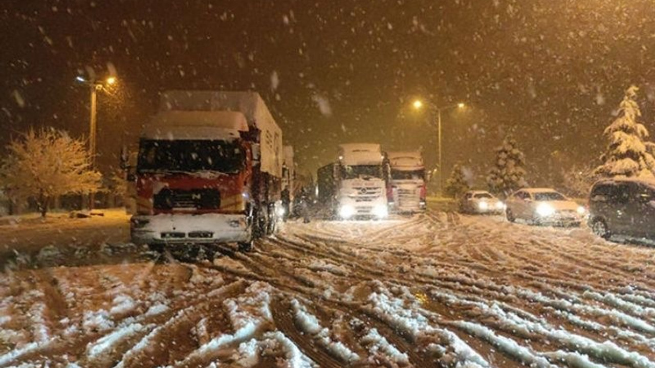 Konya- Antalya kara yolunda araç geçişleri kısıtlandı