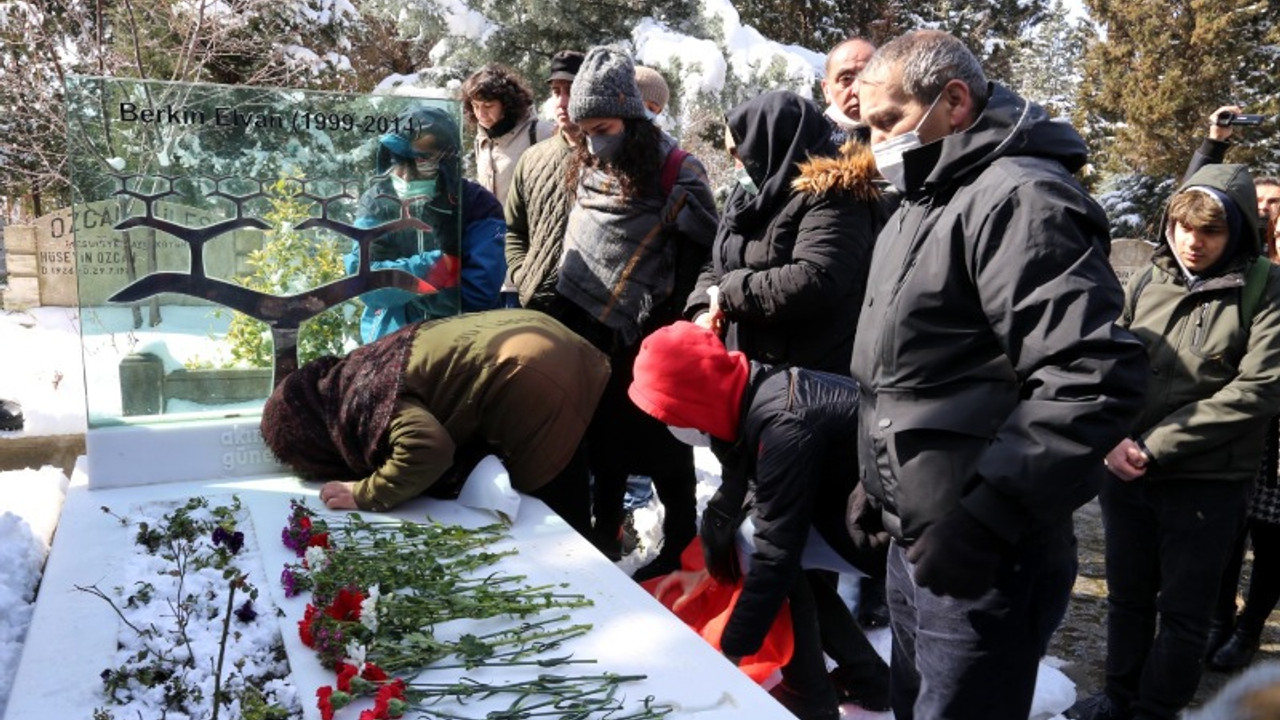 Berkin Elvan mezarı başında anıldı