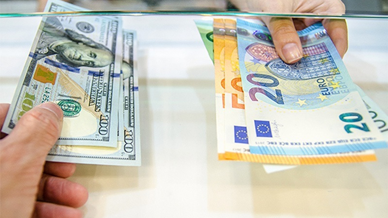 Dolar 14,72, euro 16,21 TL seviyesinden haftayı kapattı