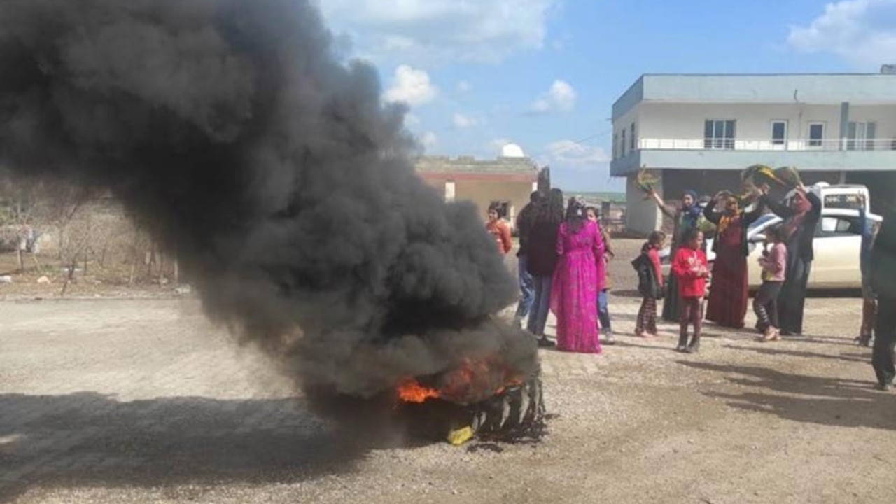 Mardin’de Newroz ateşi yakıldı