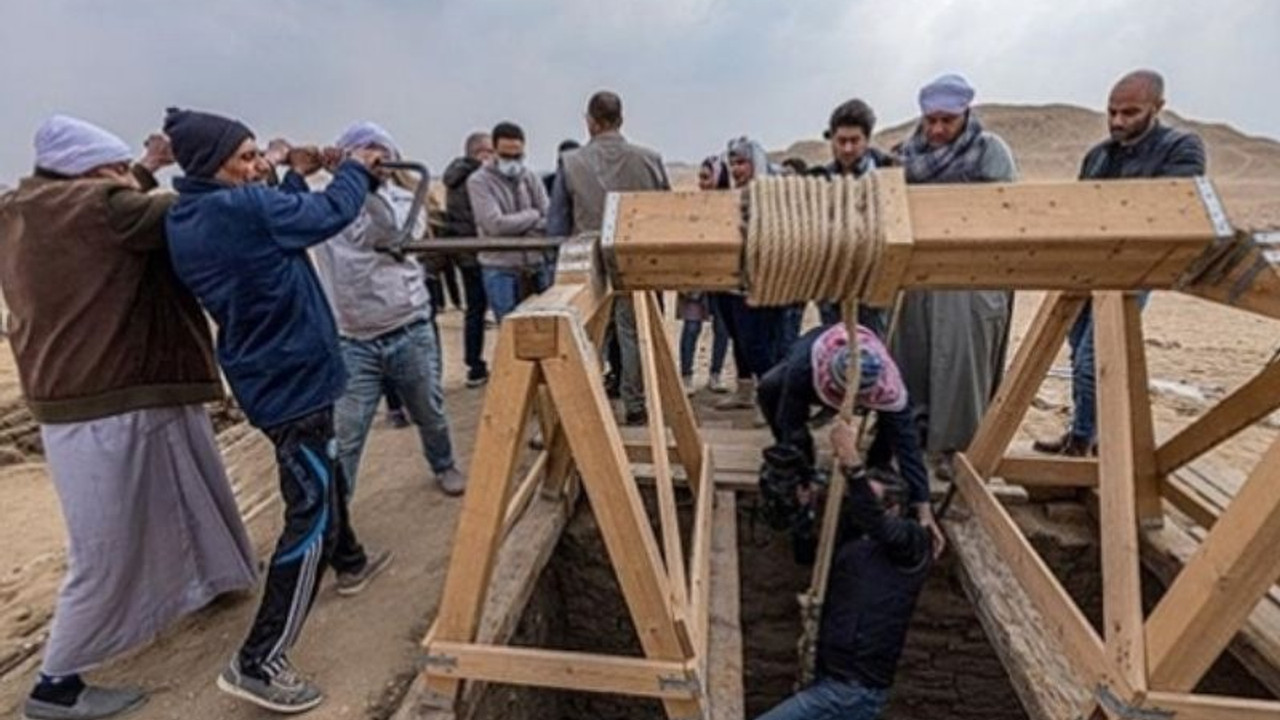 Mısır'da firavunlar dönemine ait 5 mezar bulundu