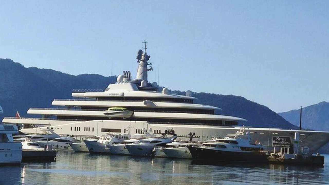 Abramovich'in yatlarından 'Eclipse' Marmaris'te