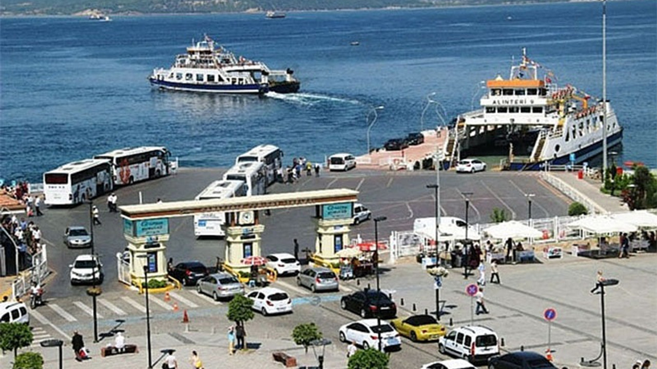 Çanakkale'de deniz ulaşımına fırtına engeli