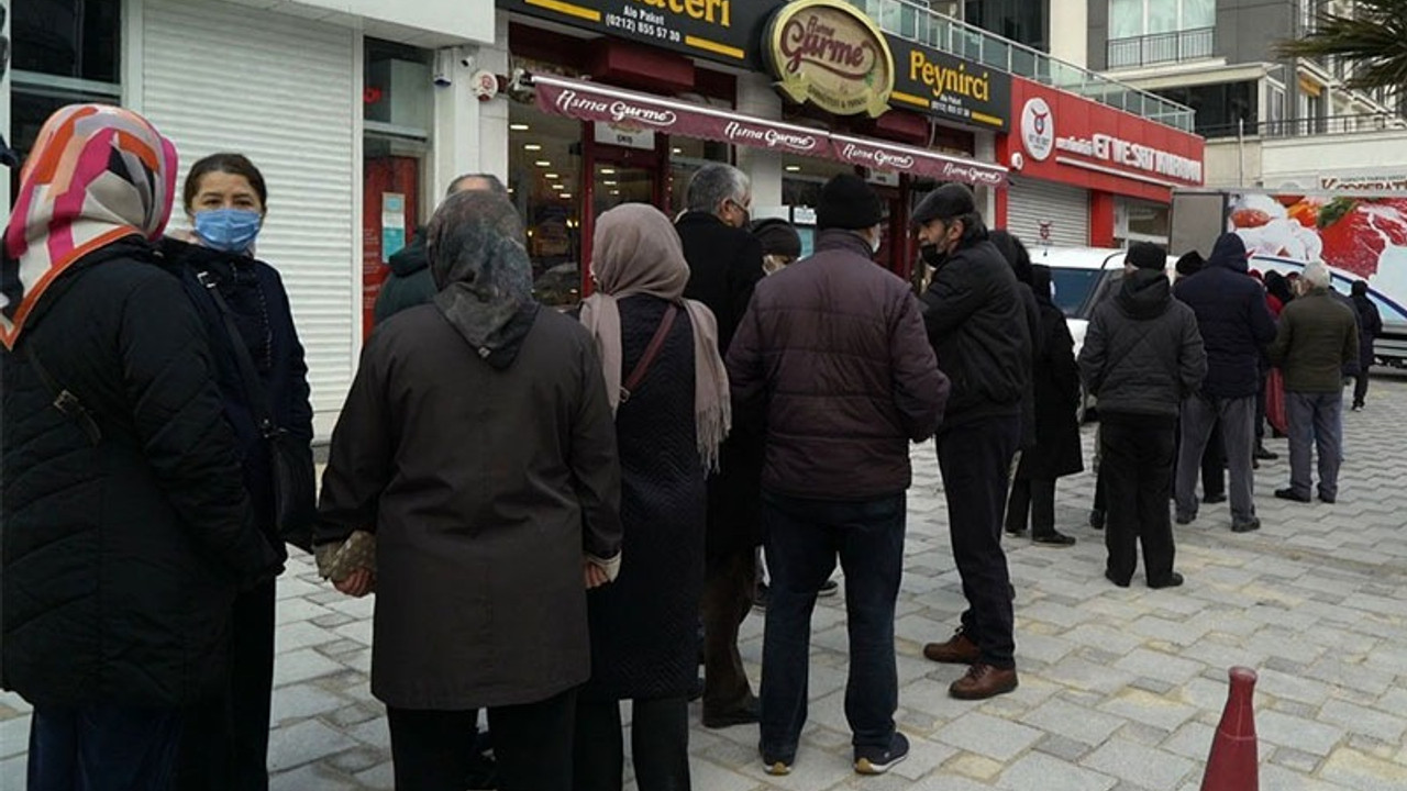 Ete yapılan yüzde 48 zam sonrası kuyruğa giren yurttaşlar: Bize bunu yaptıranlar utansın