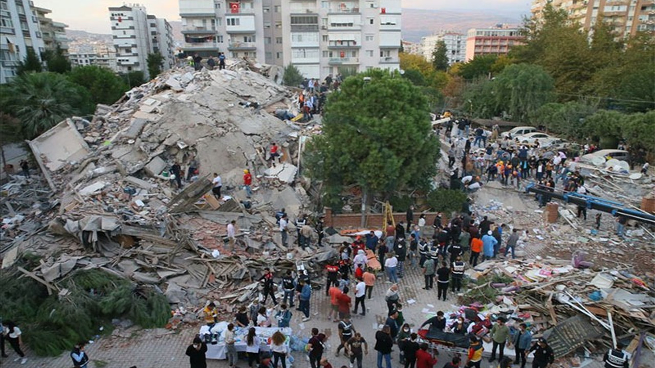 İzmir’de depremzedelere bankalar kredi vermedi: Bizi ev ve arsalarımız satıp göç etmeye zorluyorlar