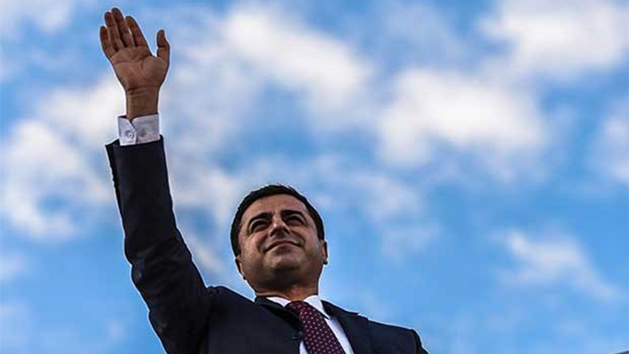 Demirtaş'tan siyaset, sanat ve akademi dünyasına 'tarihsel görev' çağrısı