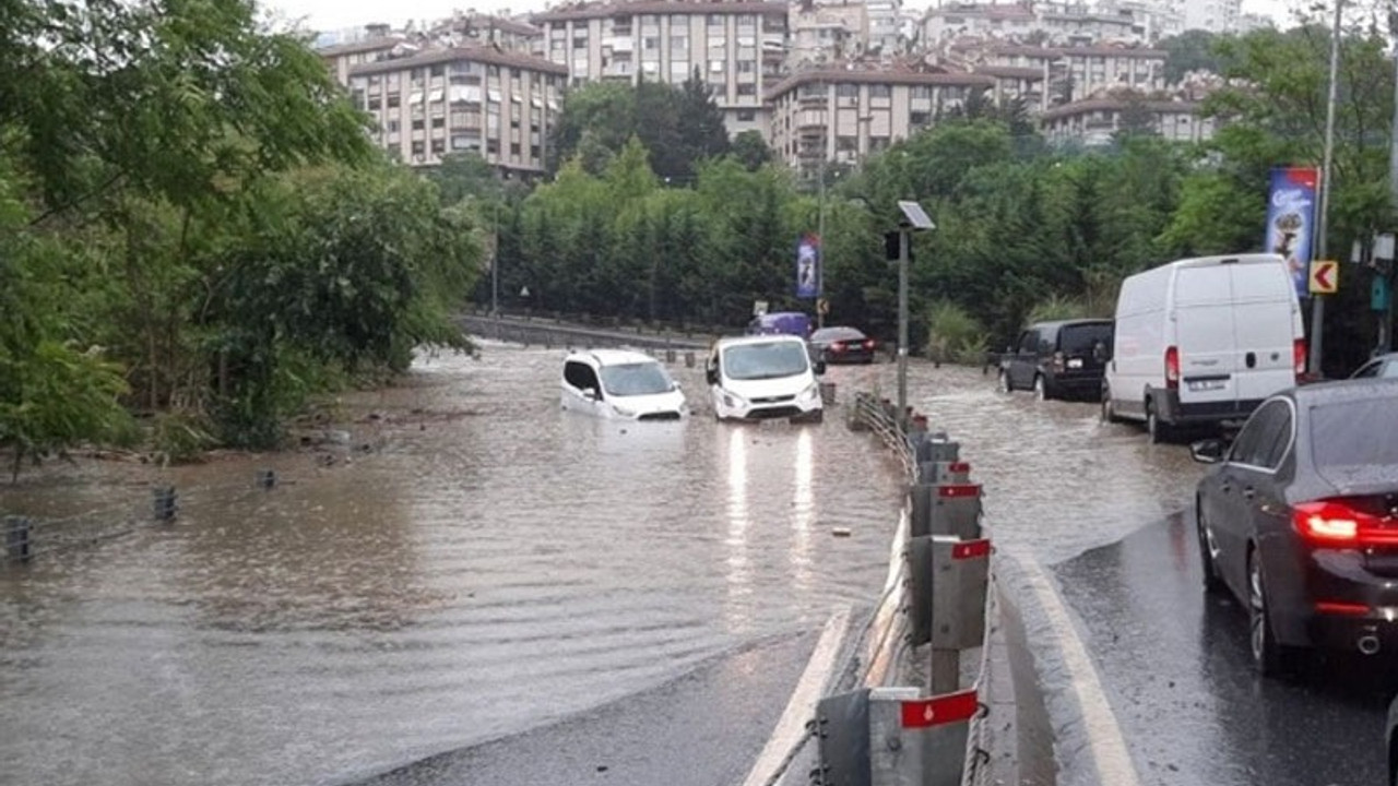 İçişleri Bakanlığı'ndan 81 il valiliğine sel, heyelan ve çığ uyarısı