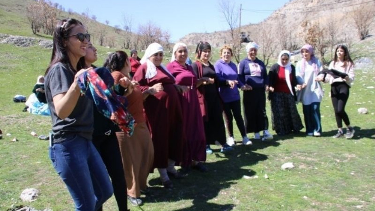 'Adarok' geleneğiyle baharın gelişi kutlandı