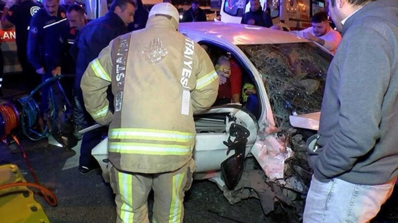 Maltepe'de makas atan sürücü başka bir otomobile çarptı: 4'ü ağır 6 yaralı