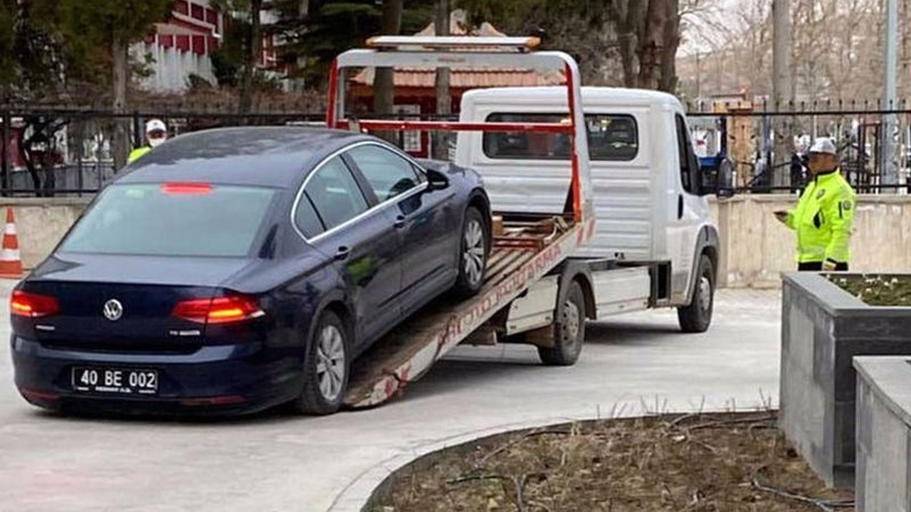 Tazminatını alamayan işçi, belediyenin makam aracını haczettirdi