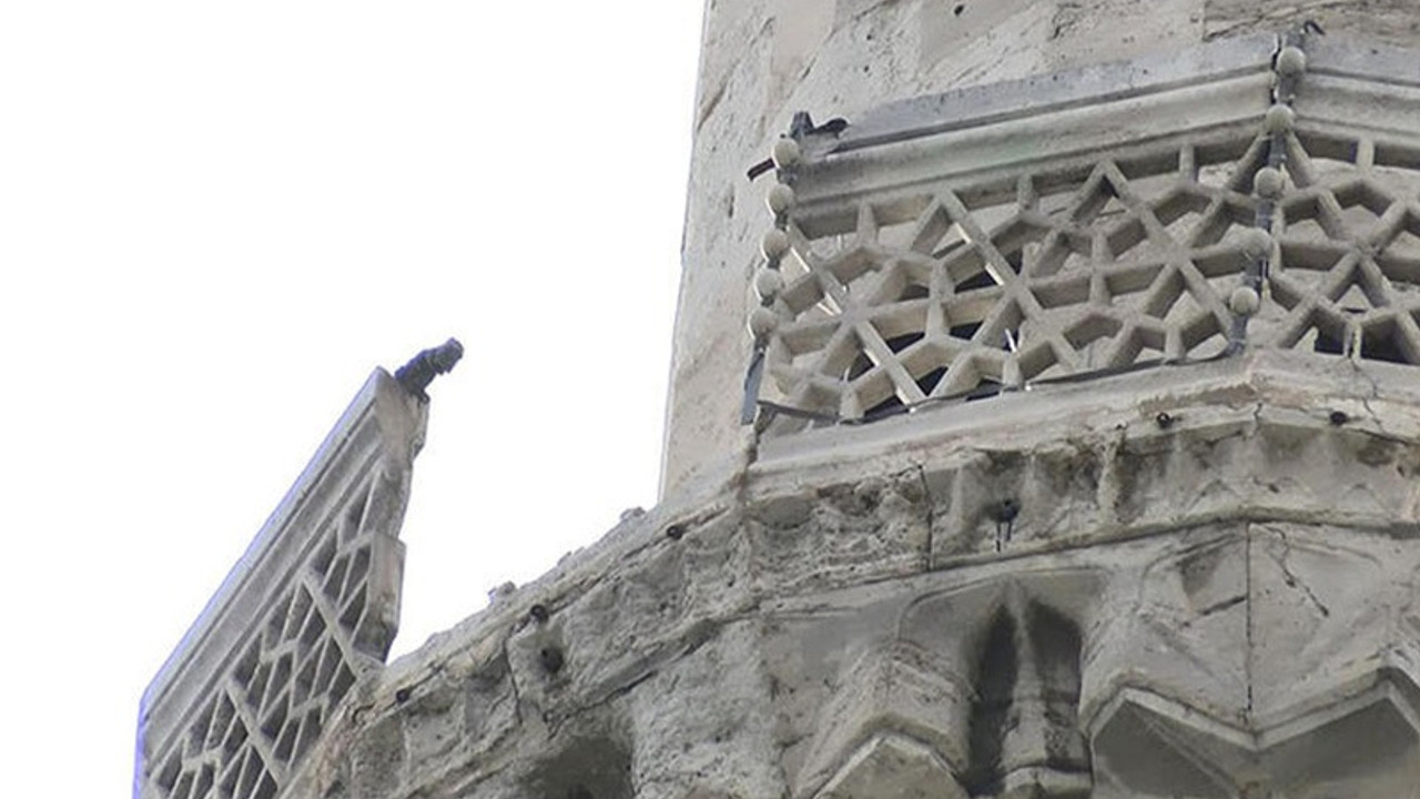 Süleymaniye Camii minaresi şerefesinden parça koptu