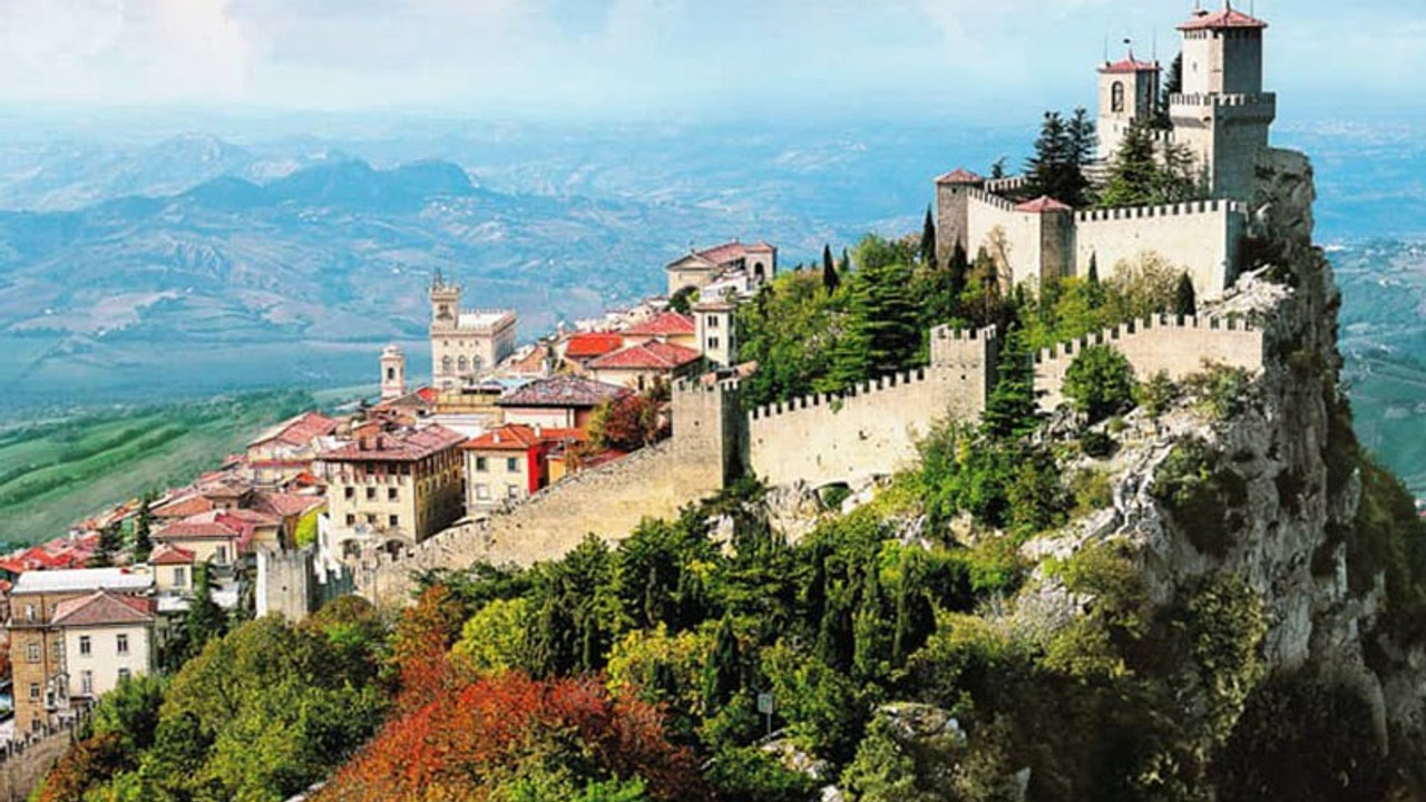 Dünyanın ilk LGBT+ devlet başkanı San Marino'da seçildi