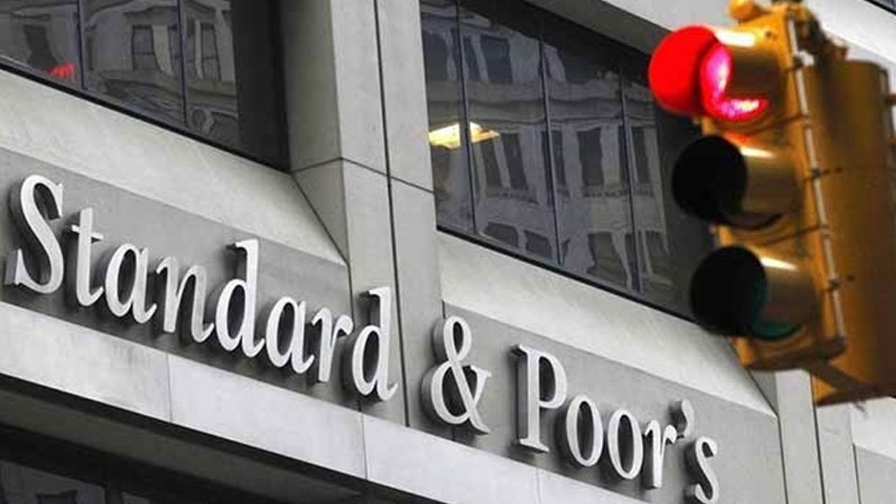 S&P, Türkiye'nin yerel para cinsinden kredi notunu düşürdü