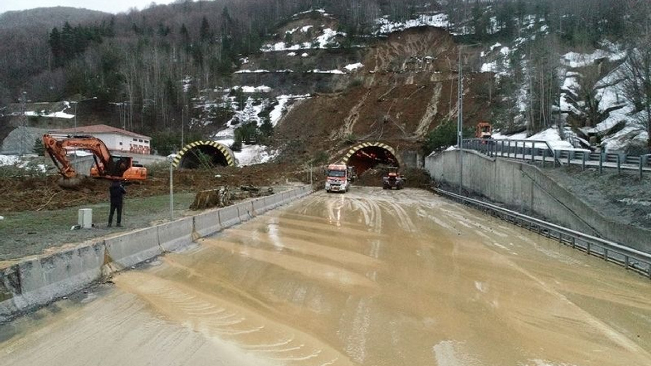 Bolu Dağı Tüneli'ndeki heyelanın boyutu gün ağarınca ortaya çıktı