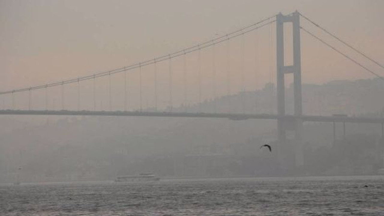 İstanbul Boğazı sis nedeniyle gemi trafiğine kapatıldı