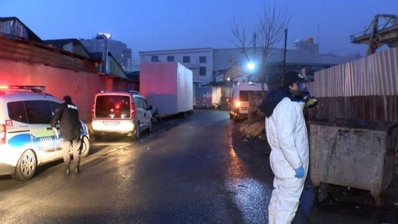 Fabrikanın çamaşır suyu kazanı patladı; 2 kişi kokudan etkilendi