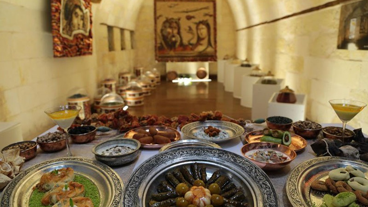 Gastronomi kentinde iftar menüsü cep yakıyor: 250-300 liraya çıkan iftar menüsü artık hayal