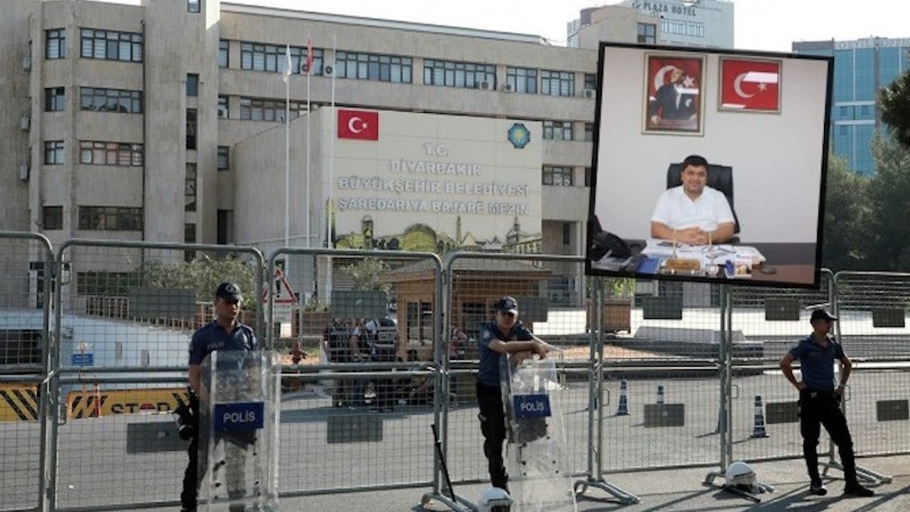 İsmi yolsuzluğa karışan kayyım yönetimindeki DBB Genel Sekreter yardımcısı tutuklandı