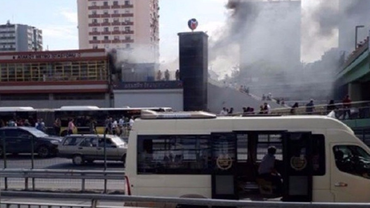 İstanbul'da metro istasyonunda yangın