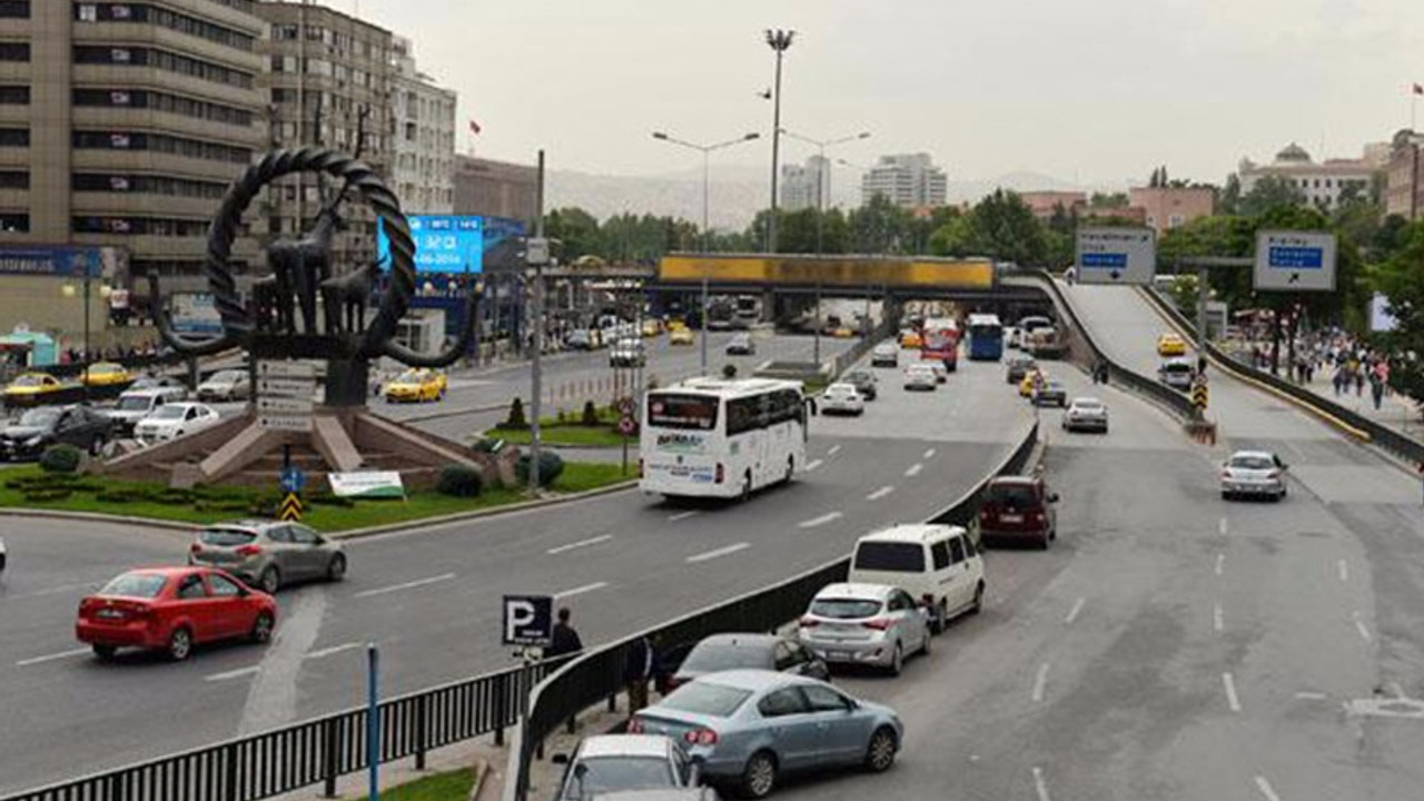 Ankara caddelerinde artık türkü söylemek yasak