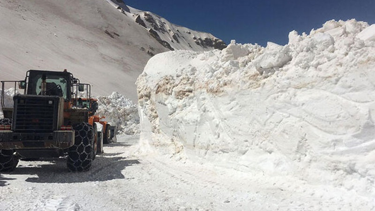 Van- Bahçesaray yolu, 3 ay sonra ulaşıma açıldı