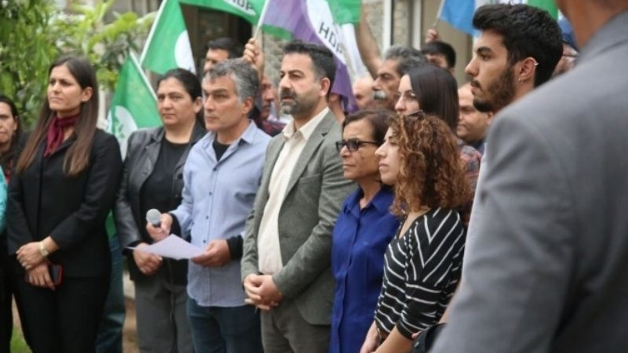 Adana’da HDP’ye yönelik saldırı protesto edildi