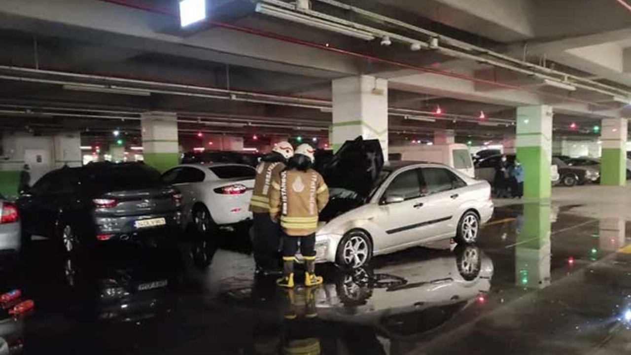 Çamlıca Camisi'nin kapalı otoparkında araç yandı