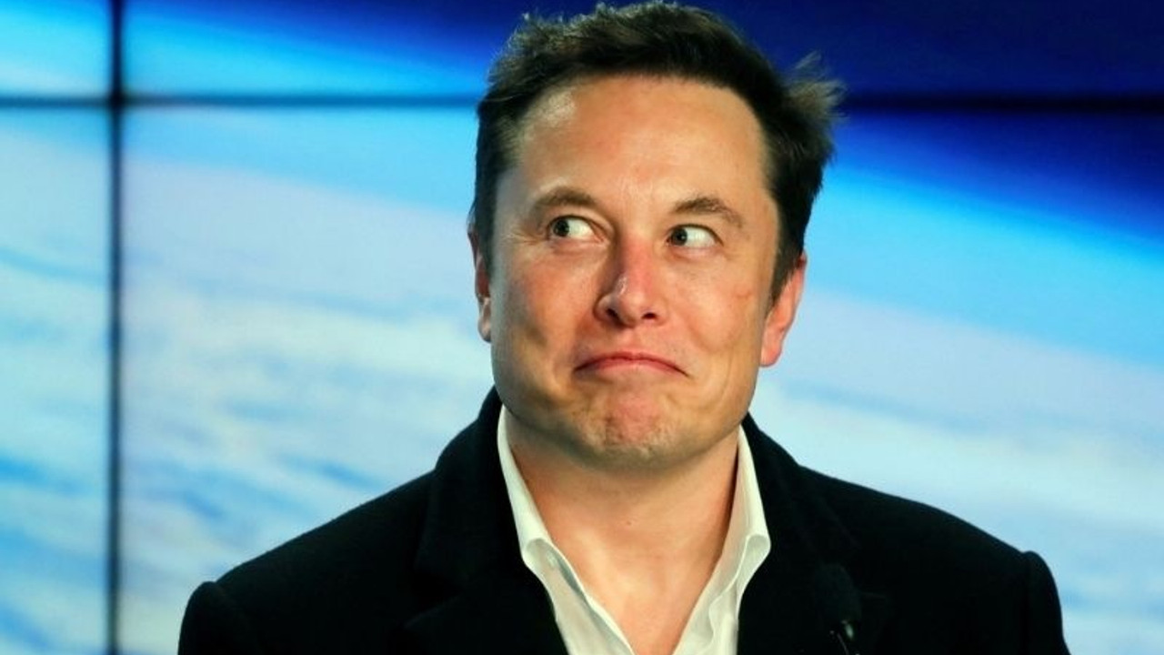 Elon Musk'tan tepki çeken şarj kararı: Ayrı satılacak