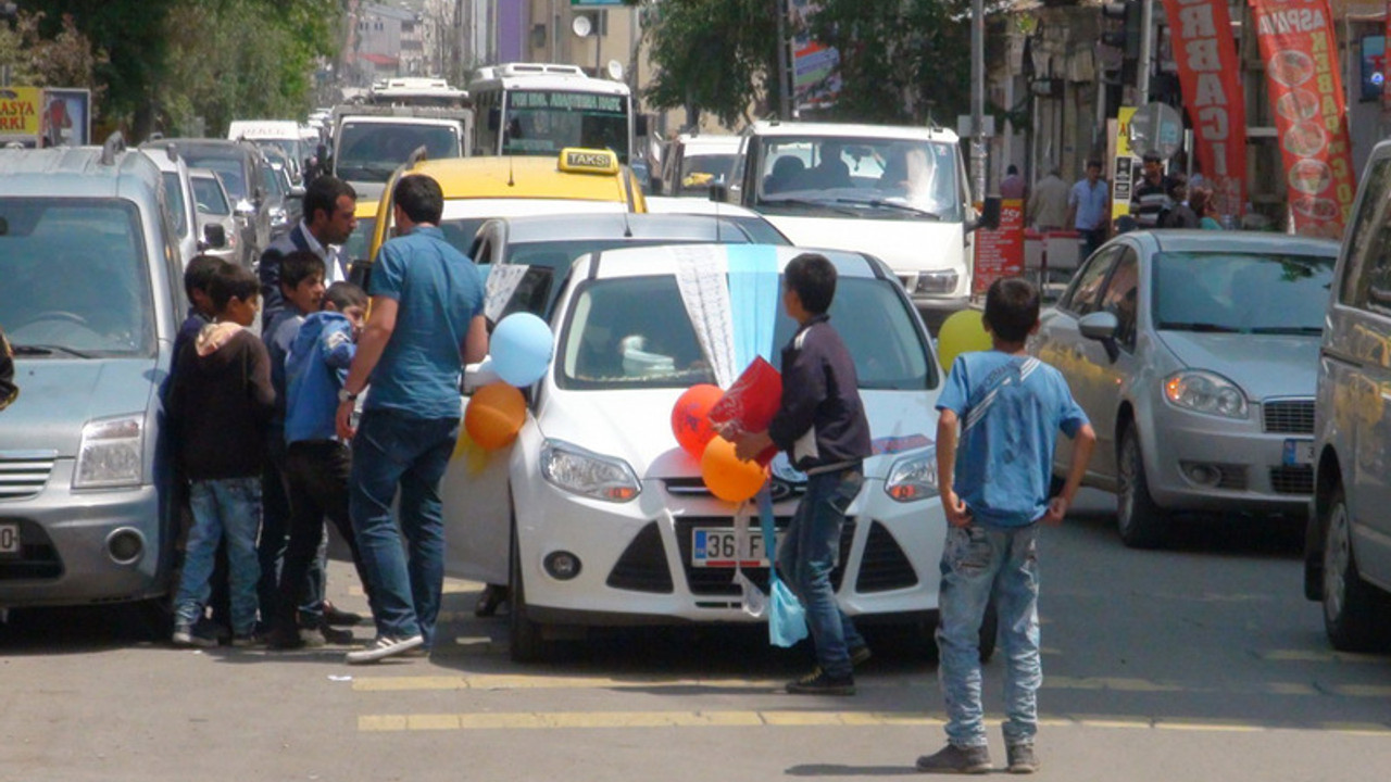 Bahşiş uğruna damadı vurdular