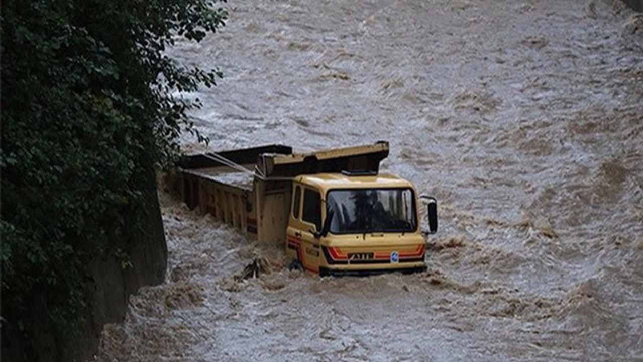 Rize sular altında: 1 kişi öldü