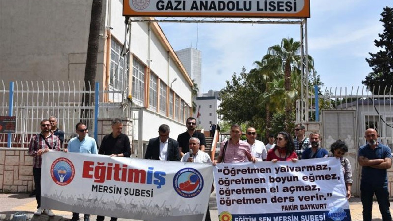 Mersin'de öğretmenler, sürgün cezalarını protesto etti