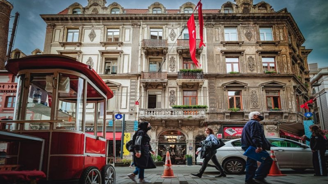 Her apartman ayrı bir roman!