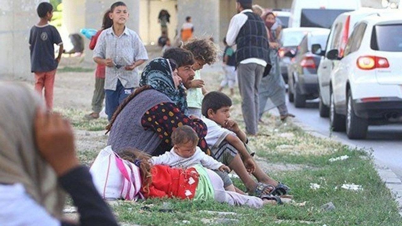 'Ortadoğu'dan gelen milyonların neşesi makbul vatandaşları rahatsız ediyor olabilir mi?'