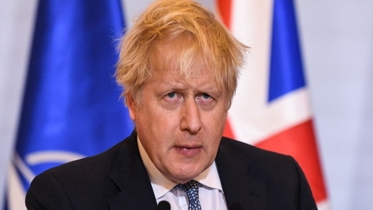 Boris Johnson: Putin'in yenilmez olduğu efsanesine son verdiniz