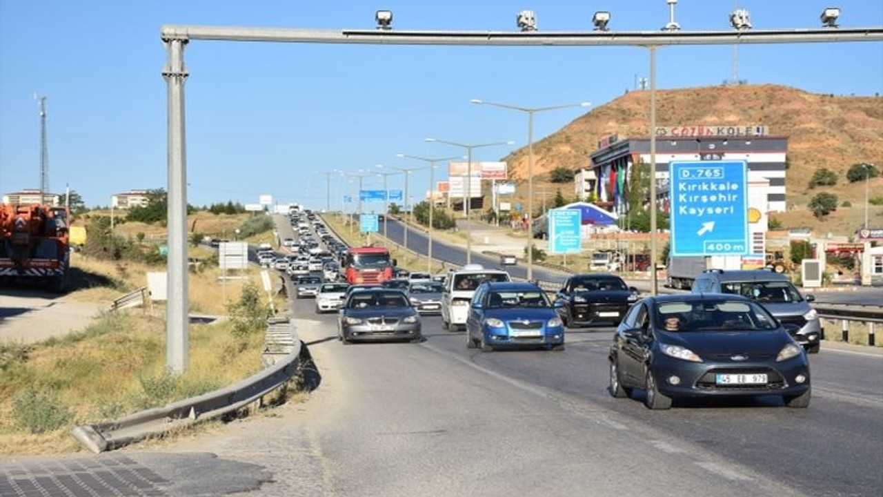 Tatil dönüşü trafiği erken başladı