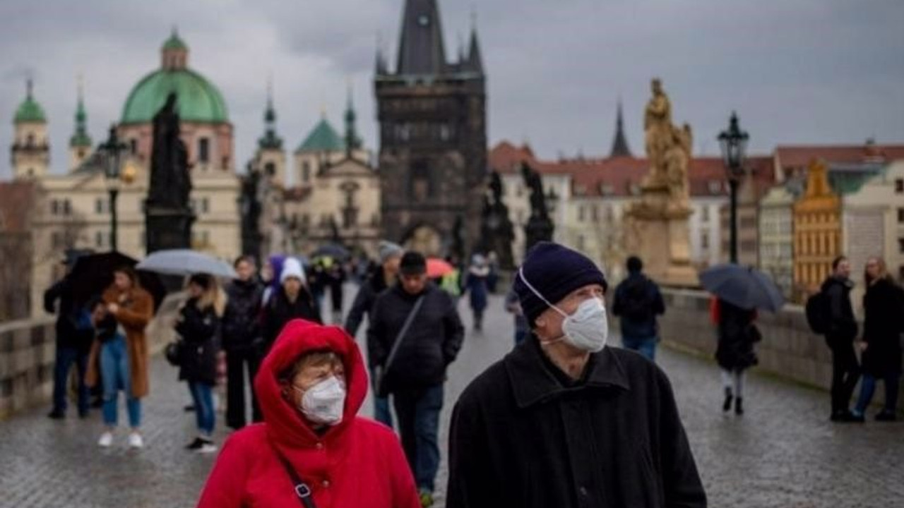 Çekya’da sağlık kurumlarında maske zorunluluğu sona erecek