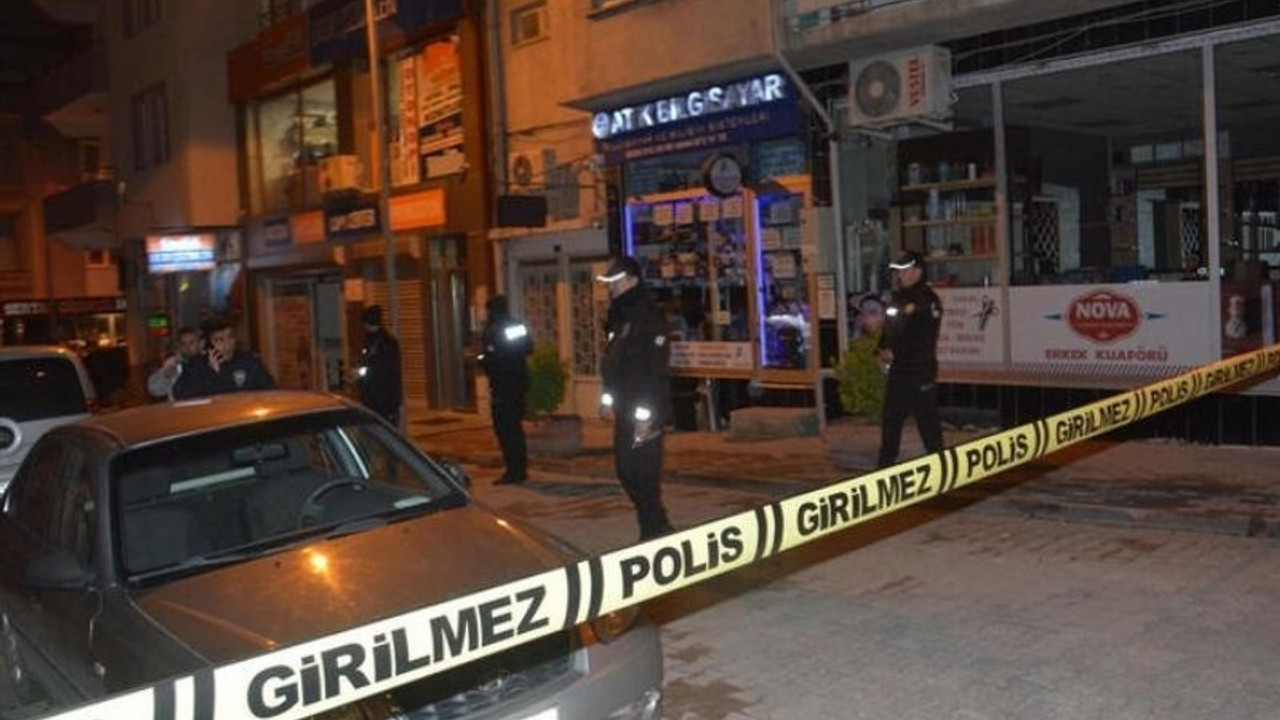 Eğlence mekanı çıkışı havaya ateş açan polis, açığa alındı