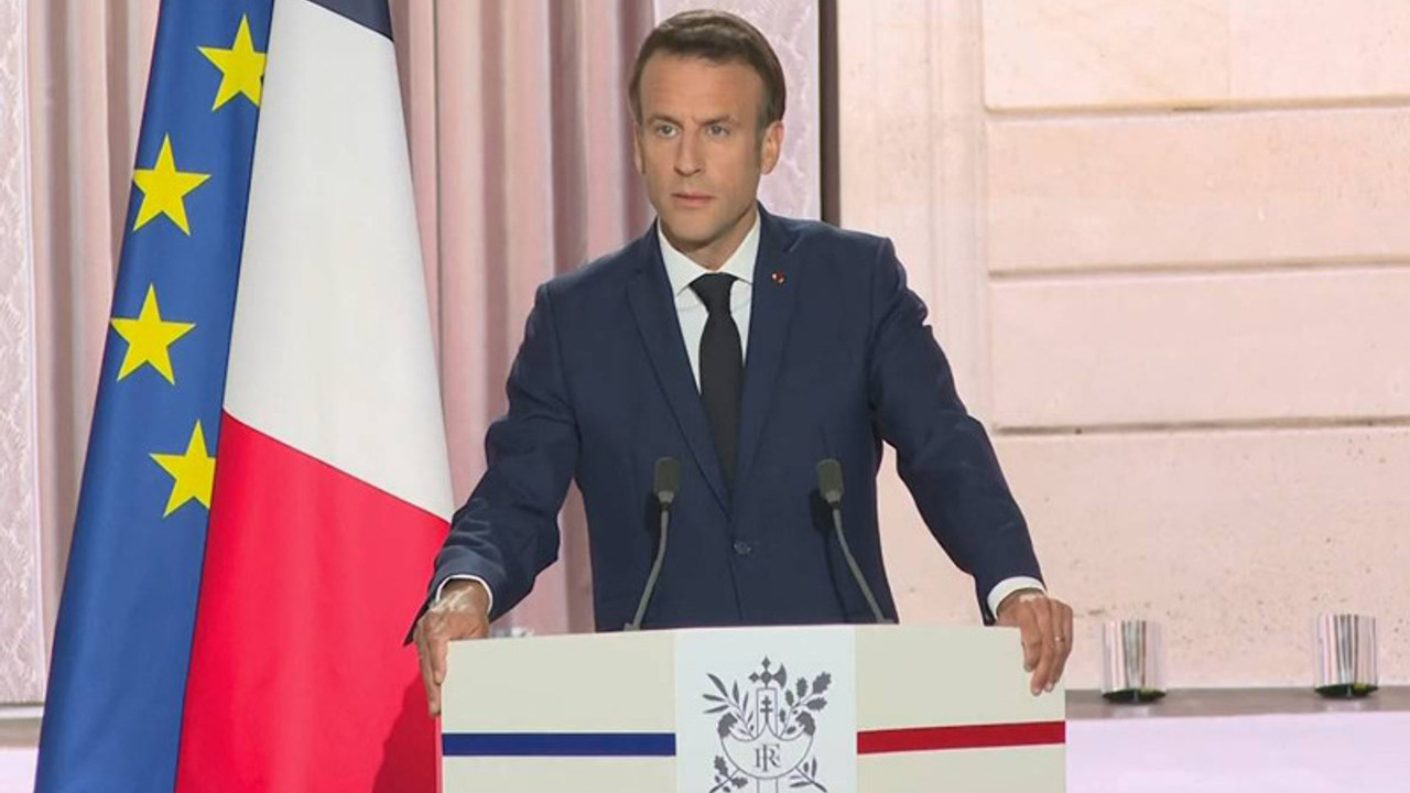 Macron için yemin töreni: En büyük devlet nişanı taktim edildi